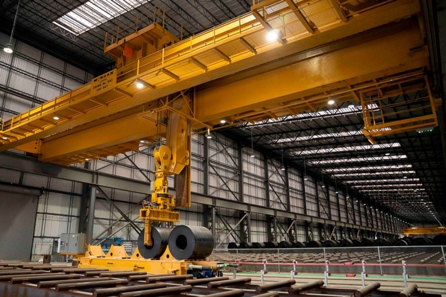 Enhancing Mumbais Industrial Efficiency -The Role of-EOT Cranes in Modern Manufacturing