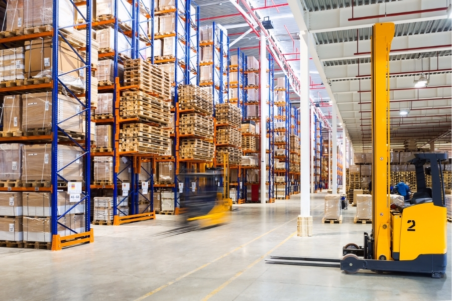 Streamlining Logistics: The Impact of Goods Lifts in Mumbai's Warehousing Industry